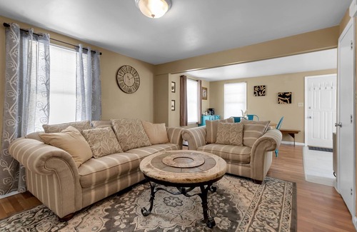 Amherst House | Elm Cottage*2.7 Mi. to UB North & S - Central Air!