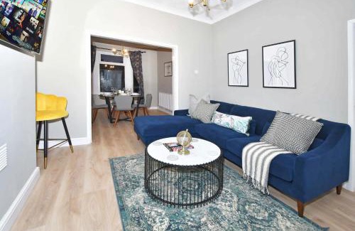Crewe Apartment | Elm House by YourStays - Lovely home in Cheshire, quiet residential street