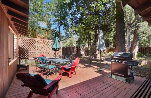 Tahoma House | Elm Street Getaway Sleeps 8