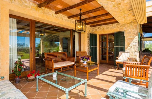 Arta House | Els Mitjans