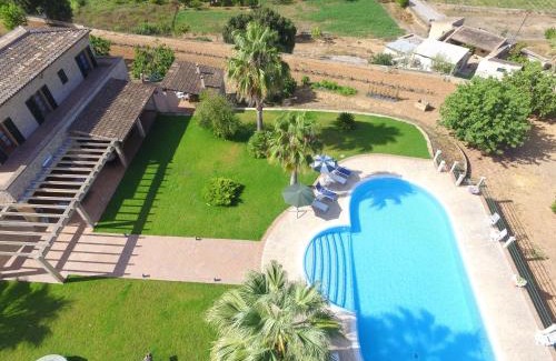 Arta House | Els Mitjans