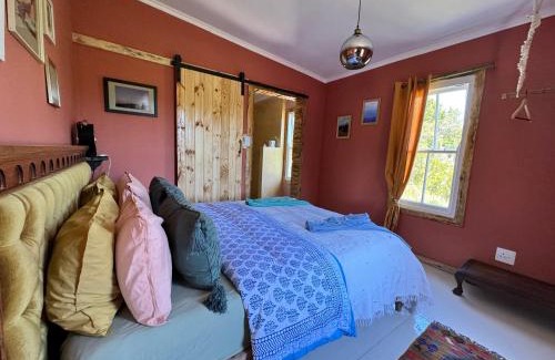 Knysna Villa | ElSueño Mountain Retreat with hot tub and indoor fire place