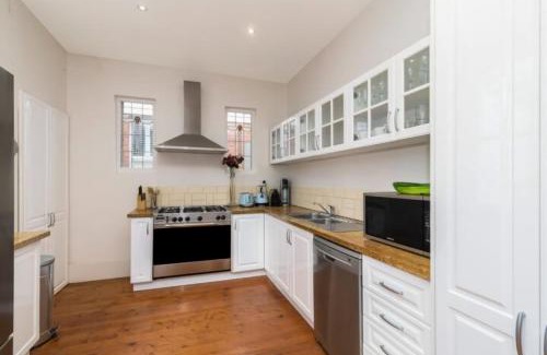 Elwood House | Elwood Eclectic Gem Walk to St Kilda beach - Flexible Home offering 4 or 6 Bedrooms. Contact us Now for Pricing on Request