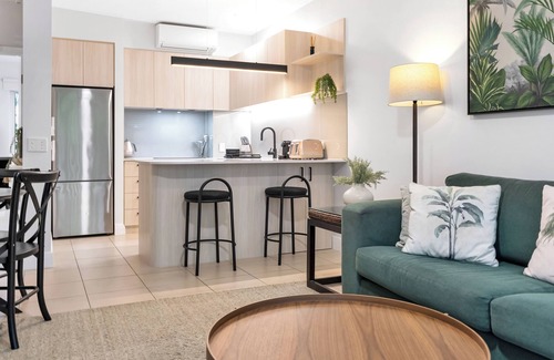 Palm Cove Hotel | Elysium Private Apartments at The Beach Club