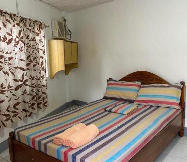 Coron Town Proper House | Em's Homestay
