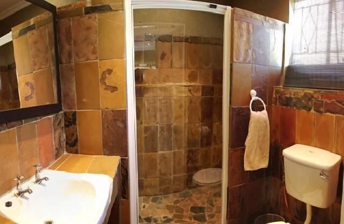 Piet Retief Cabin | Emahlathini Guest & Monkey Farm
