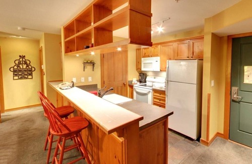 Blackcomb Condo | EMBARC WHISTLER #2 !!