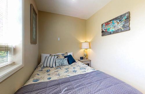 Newport Apartment | Embarcadero Bay View