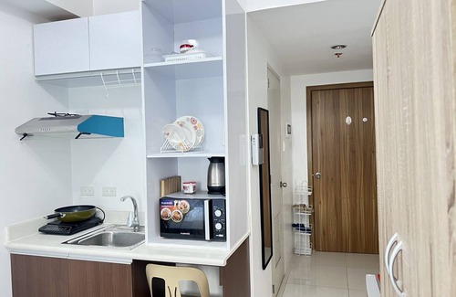 Paco Apartment | Embassy and Sunset Strip