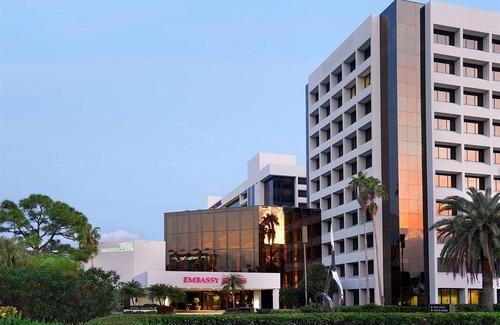 Palm Beach Gardens Hotel | Embassy Suites by Hilton Palm Beach Gardens PGA Boulevard