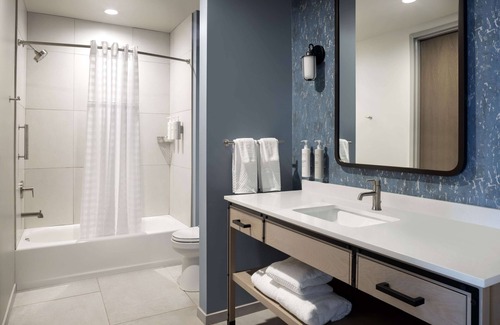 Bowling Green Hotel | Embassy Suites by Hilton Bowling Green