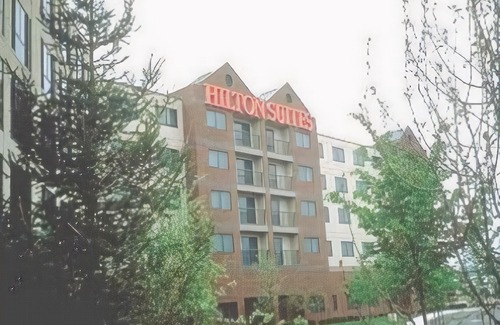 Auburn Hills Hotel | Embassy Suites by Hilton Auburn Hills
