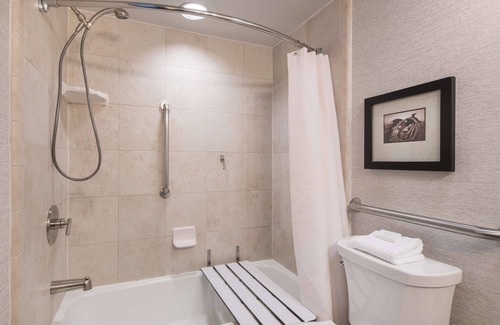 Windsor Park Hotel | Embassy Suites by Hilton Austin Central