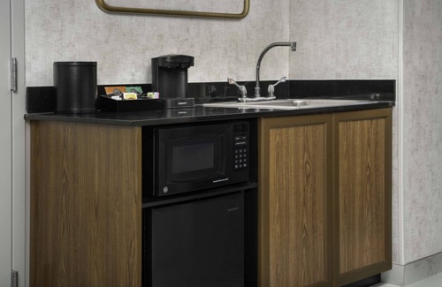 Ashburn Hotel | Embassy Suites by Hilton Dulles North Loudoun