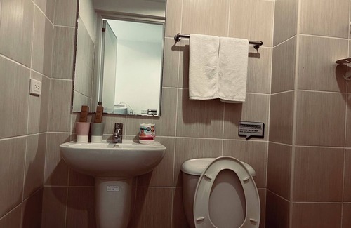 Ermita Apartment | Embassy Waves Retreat