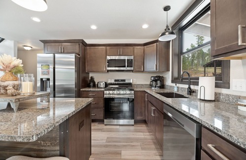 Lead House | Embers Gulch 1 brand new duplex, wifi, hot tub, paved roads, shared pool access