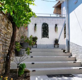 Gjirokaster Apartment | Emblematic House 3