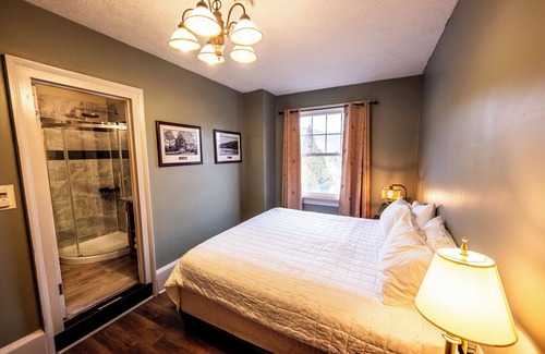 Shawnee On Delaware Hotel | Embrace Nature in a Charming Historic Escape Nestled in the Pocono Mountains