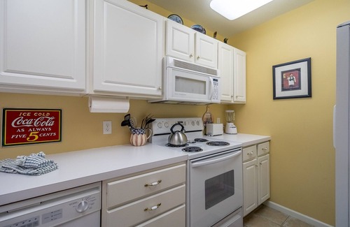 Lake Ozark Condo | Emerald Bay 72 - Charming Emerald Bay Condo