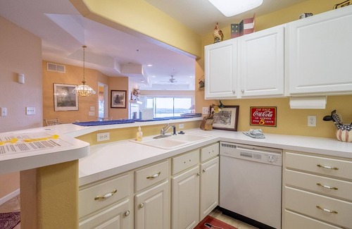 Lake Ozark Condo | Emerald Bay 72 - Charming Emerald Bay Condo
