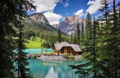 Field Hotel | Emerald Lake Lodge