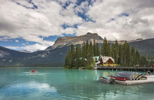 Field Hotel | Emerald Lake Lodge