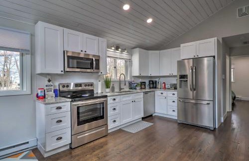 Long Pond House | Emerald Lakes Home Near Kalahari and Camelback!