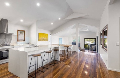 Emerald Beach House | Emerald on the Beach House