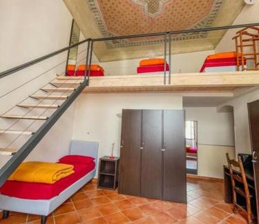 Duomo Hostel | Emerald Palace