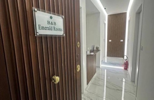Naples House | Emerald Rooms: Triple Room Deluxe
