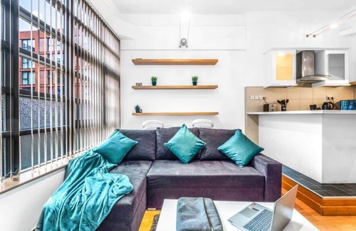 Birmingham City Centre Apartment | Emerald Suite | Netflix | WiFi
