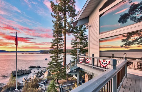 Glenbrook House | Emerald Waters absolute hidden Lakefront LX2