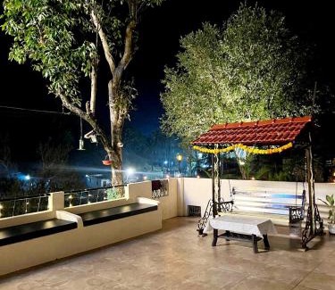Mount Abu Hotel | EMINENCE PALM RESIDENCY - 1 Km From City Center