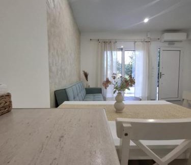 Xifias Apartment | EmvaSea Seaside apartment