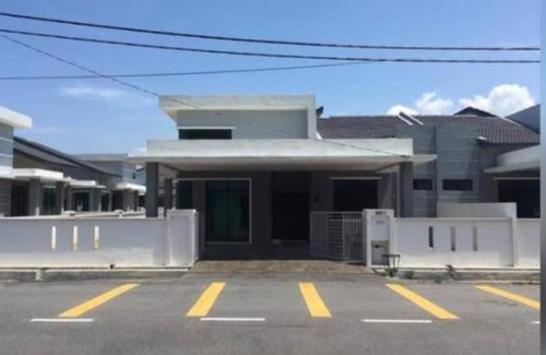 Kampung Dato' Ibrahim Fikri House | Emzoy Chukai private unit rest house