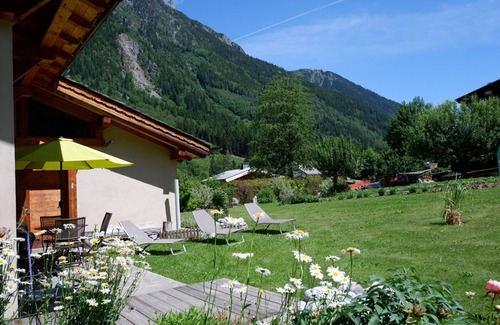 Les Bossons Ski Chalet | EN CHALET 4 P/JARDIN FACE CHAINE DU MONT-BLANC DUPLEX MANSARD 45M2 ⭐️ ⭐️⭐️⭐️⭐️