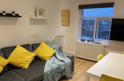 Watford Apartment | En Maison 3 Bedrooms & 2 Bathrooms -Watford Junction - 20 mins to Central London