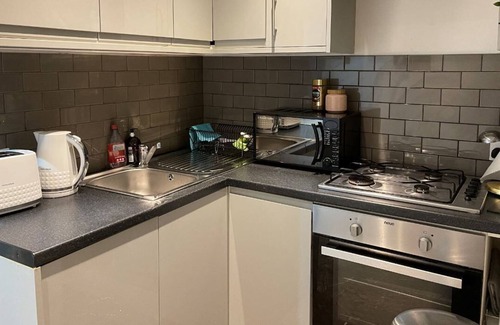 Watford Apartment | En Maison 3 Bedrooms & 2 Bathrooms -Watford Junction - 20 mins to Central London