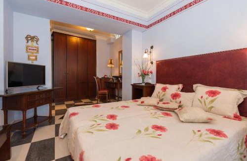 Golden Beach Hotel | Enavlion Hotel