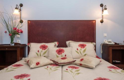 Golden Beach Hotel | Enavlion Hotel