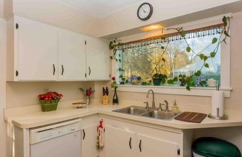 West Elmira House | Enchanted Cottage on Glen