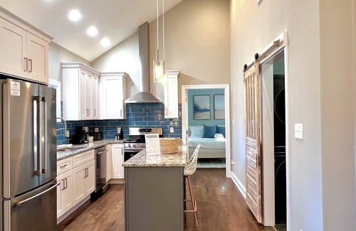 Southwest Raleigh House | Enchanted Escape - Downtown Raleigh - Dog Friendly