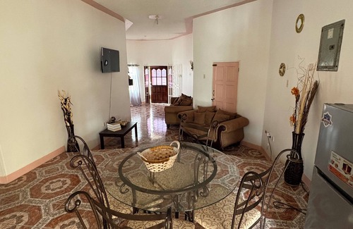 Tower Isle Villa | Enchanting 2-bedroom apartment with AC in Tower Isle