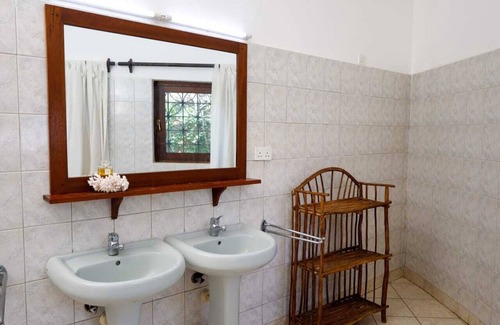 Kwale Villa | Enchanting 3-bedroom villa with WiFi in Diani