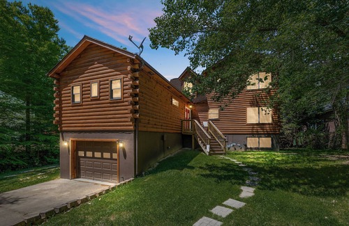 Bumpass House | Enchanting 5-Bed/5-Bath Lakefront Log Cabin with Private Cove, Beach & Hot Tub.