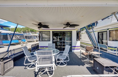 Smithville Boat Rental | Enchanting Houseboat on CHL @ Pates Ford Resort & Marina