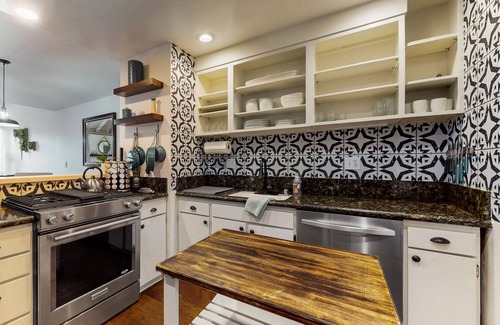 High Meadows Condo | Enchanting Snowbird retreat with pool, tennis, fireplace, & patio - dogs welcome
