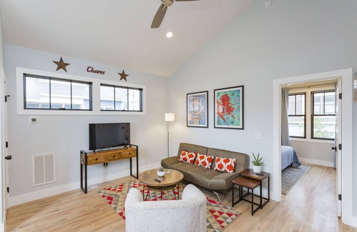East End Apartment | Enclave East - Cozy Space Walkable to Vibrant Five Points