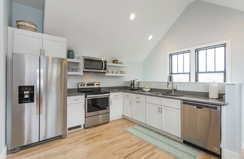 East End Apartment | Enclave East - Cozy Space Walkable to Vibrant Five Points