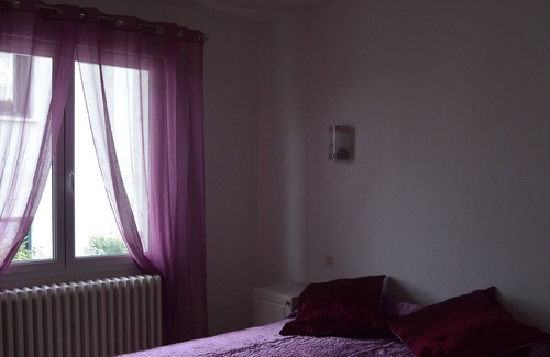 Saint-Sulpice-de-Royan House | Enclosed holiday home located 5 km from the sea